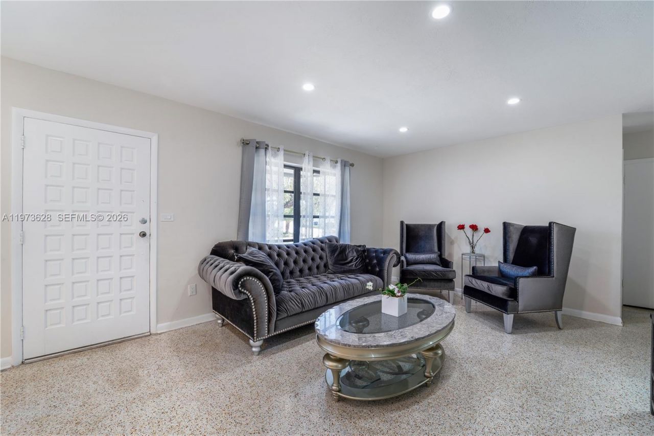 2020 SW 127th Ct, Miami, FL 33175 Photo