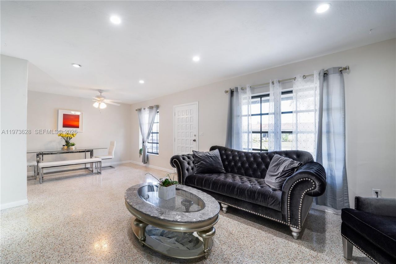 2020 SW 127th Ct, Miami, FL 33175 Photo