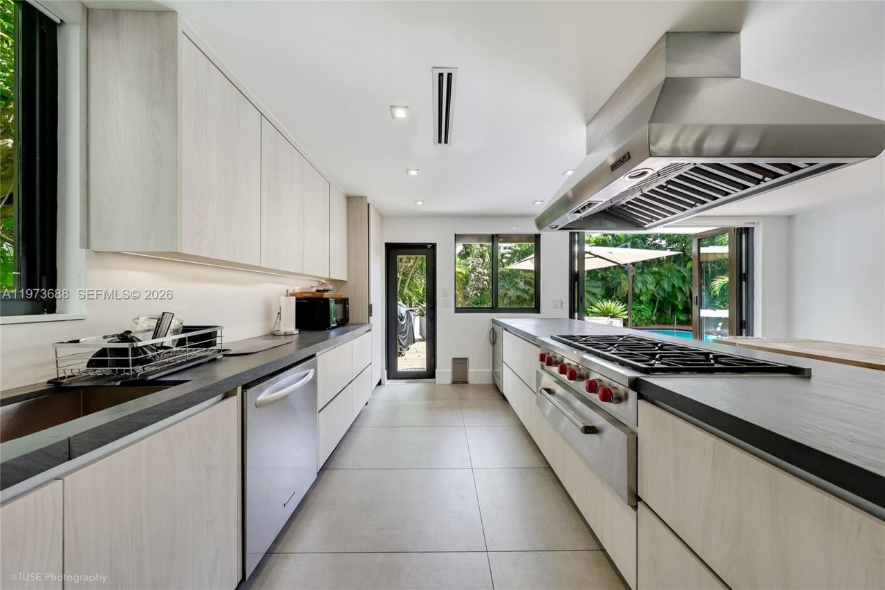 2815 Regatta Ave , Miami Beach, FL 33140 Photo