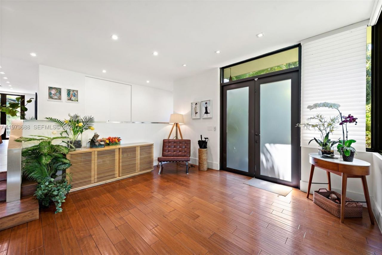 2815 Regatta Ave , Miami Beach, FL 33140 Photo