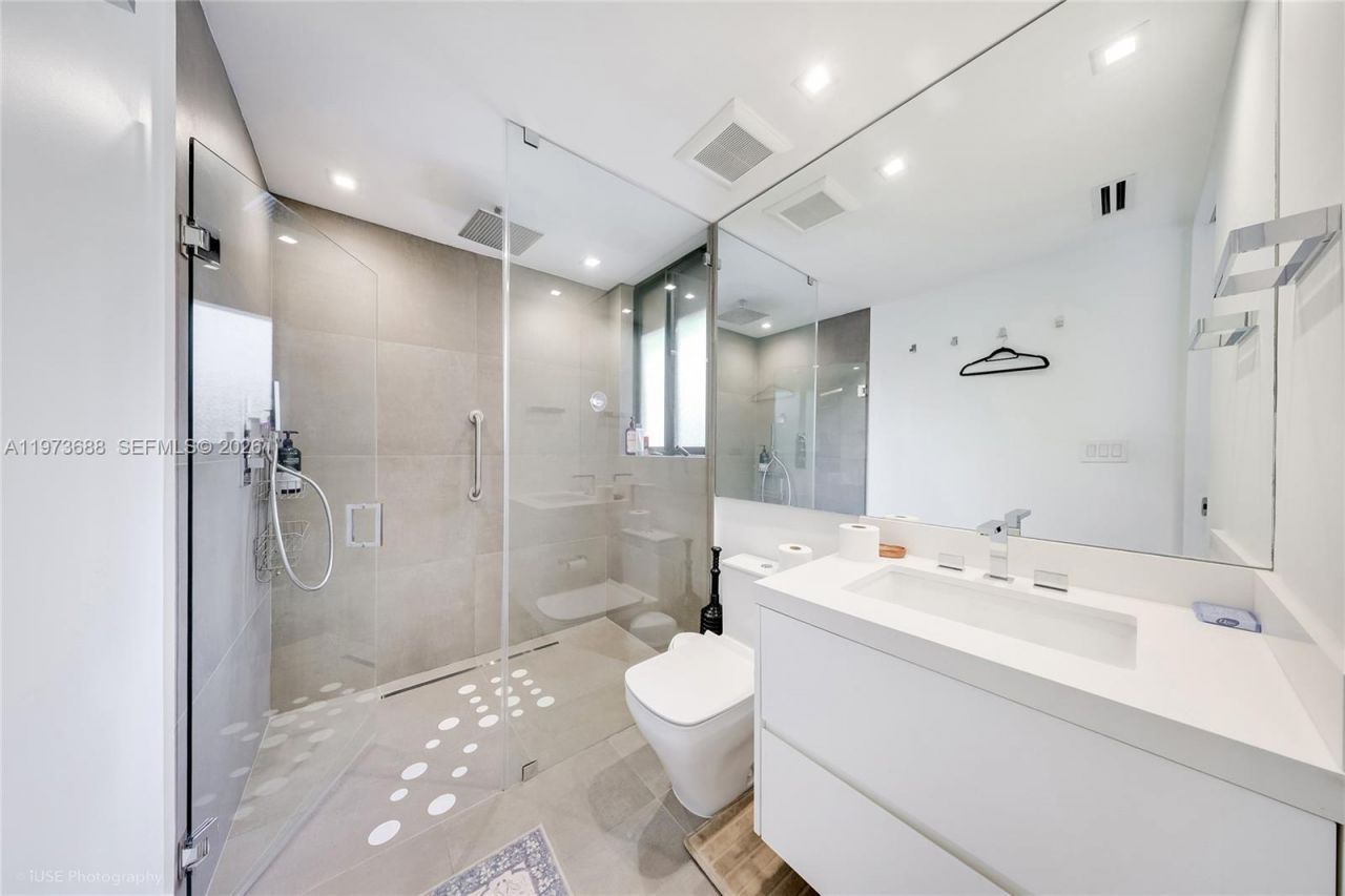 2815 Regatta Ave , Miami Beach, FL 33140 Photo