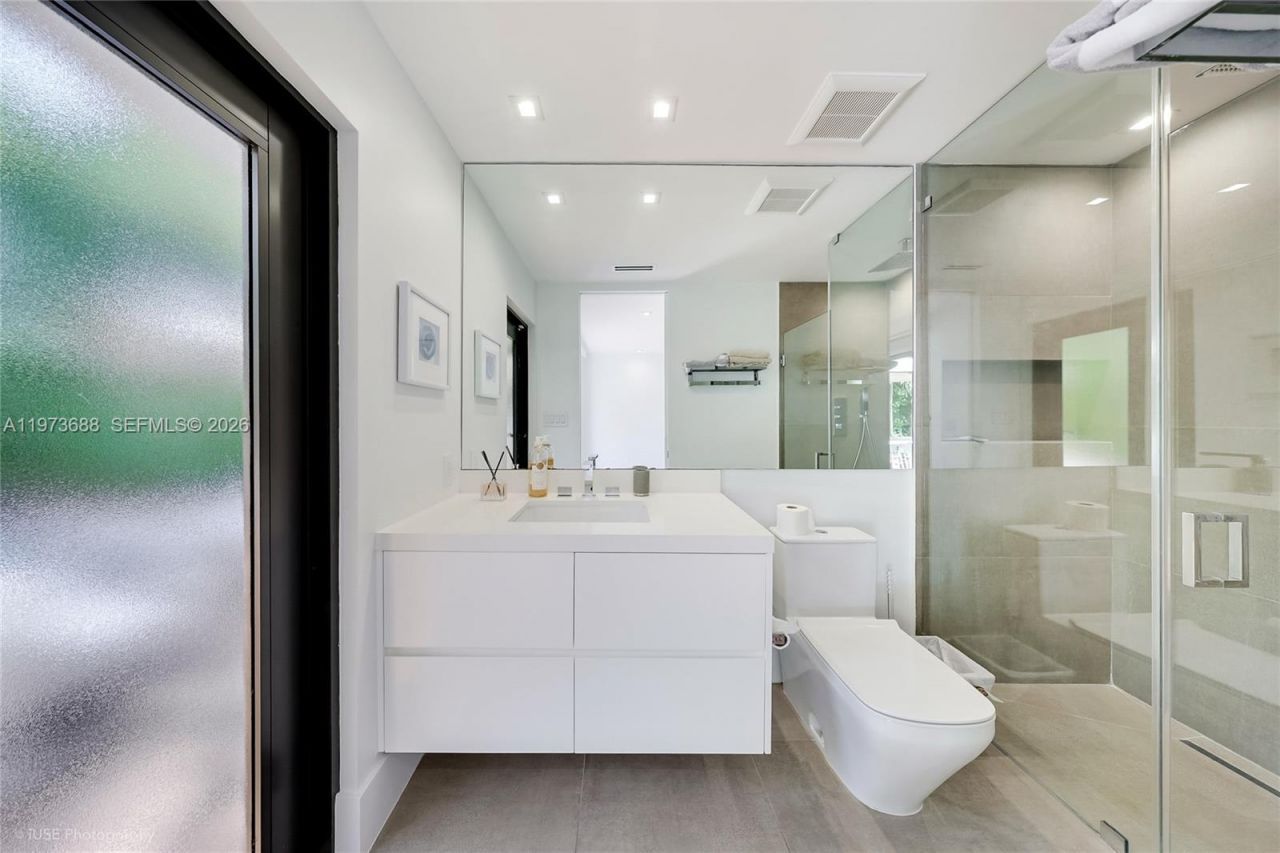 2815 Regatta Ave , Miami Beach, FL 33140 Photo