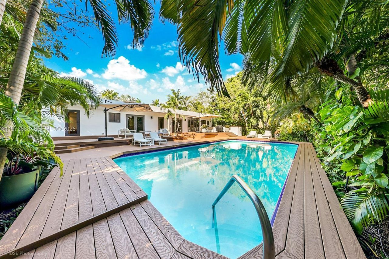 2815 Regatta Ave , Miami Beach, FL 33140 Photo