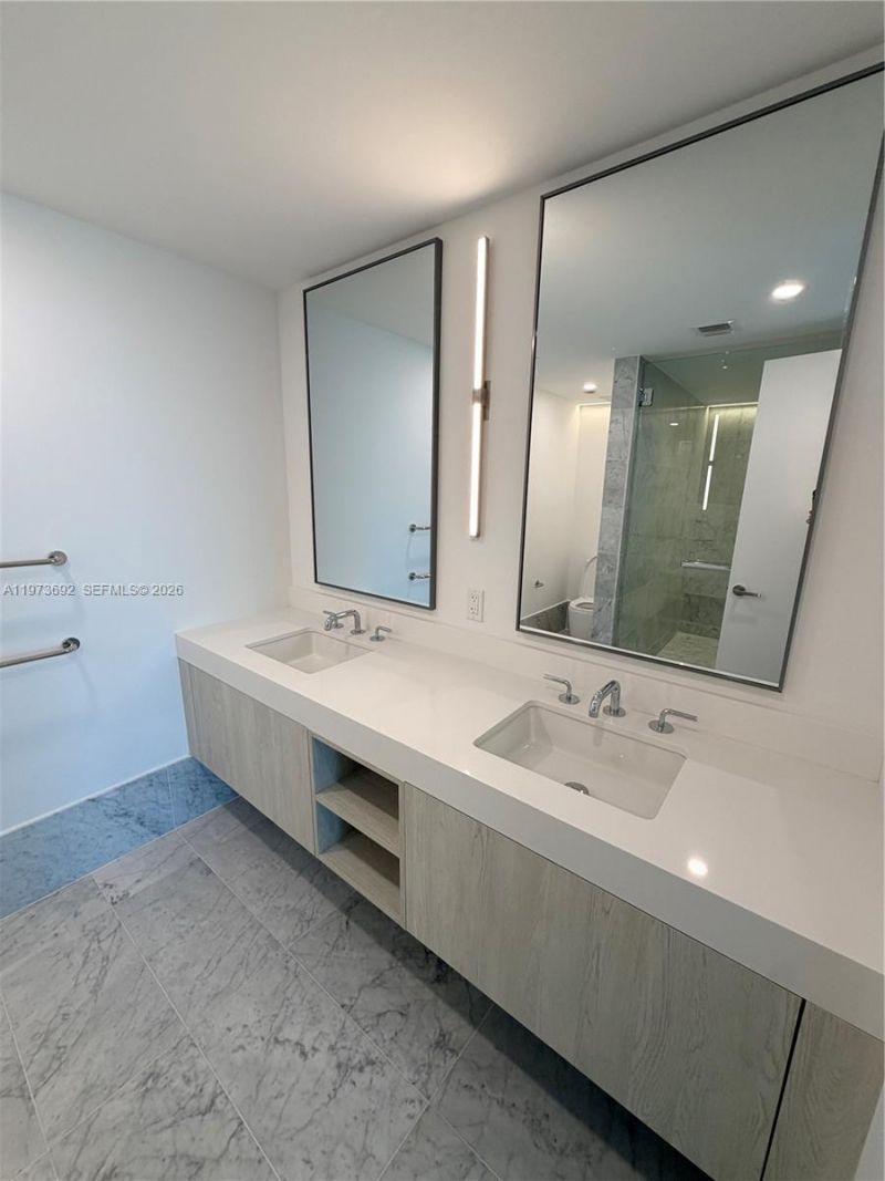 9221 E Bay Harbor Dr , Unit 307, Bay Harbor Islands, FL 33154 Photo