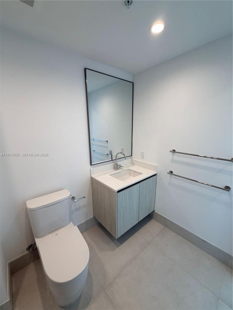9221 E Bay Harbor Dr , Unit 307, Bay Harbor Islands, FL 33154 Photo