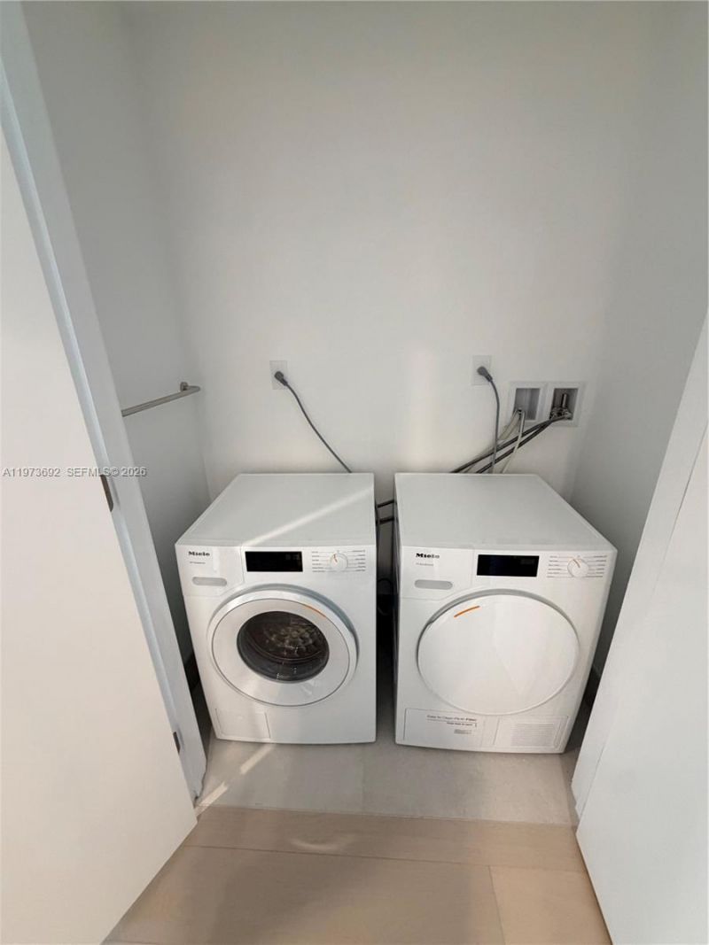 9221 E Bay Harbor Dr , Unit 307, Bay Harbor Islands, FL 33154 Photo