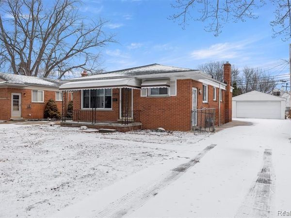 6446 Centralia Street, Dearborn Heights, MI 48127