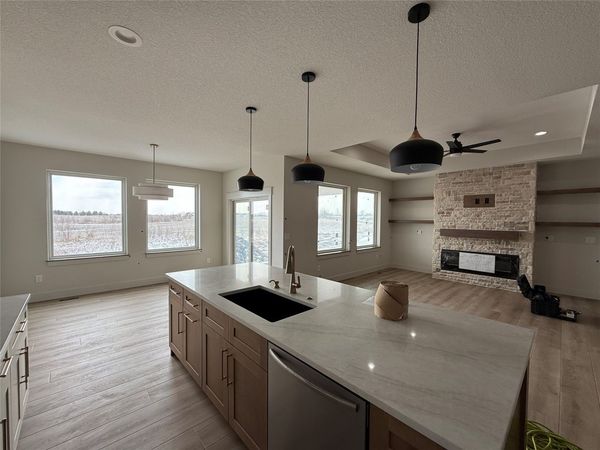 16408 N Valley Drive, Urbandale, IA 50323