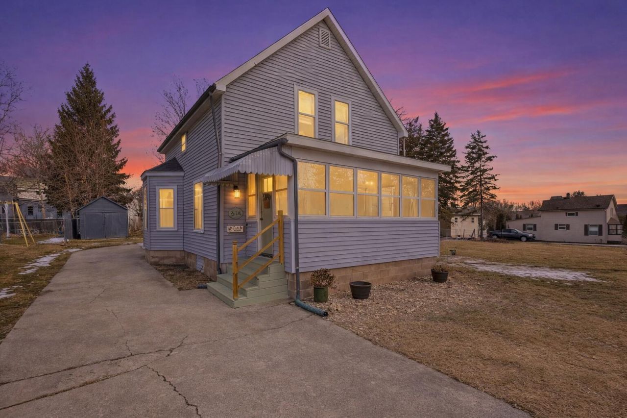 614 E Washington Street, Ionia, MI 48846 Main Photo