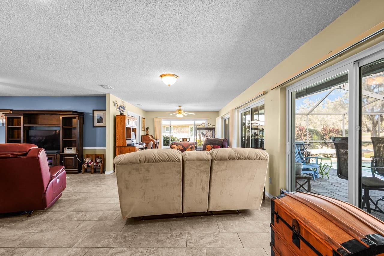 1917 E View Drive, Sun City Center, FL 33573 Photo