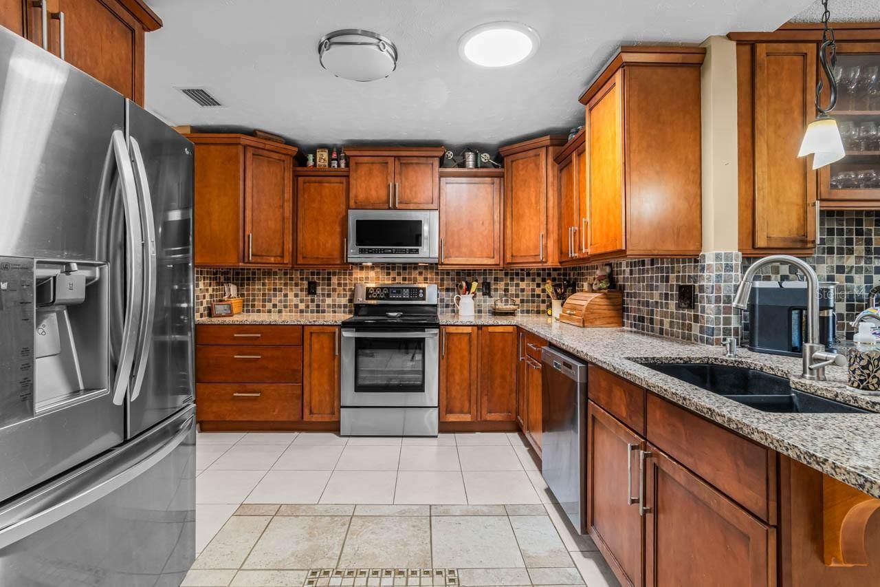 1917 E View Drive, Sun City Center, FL 33573 Photo