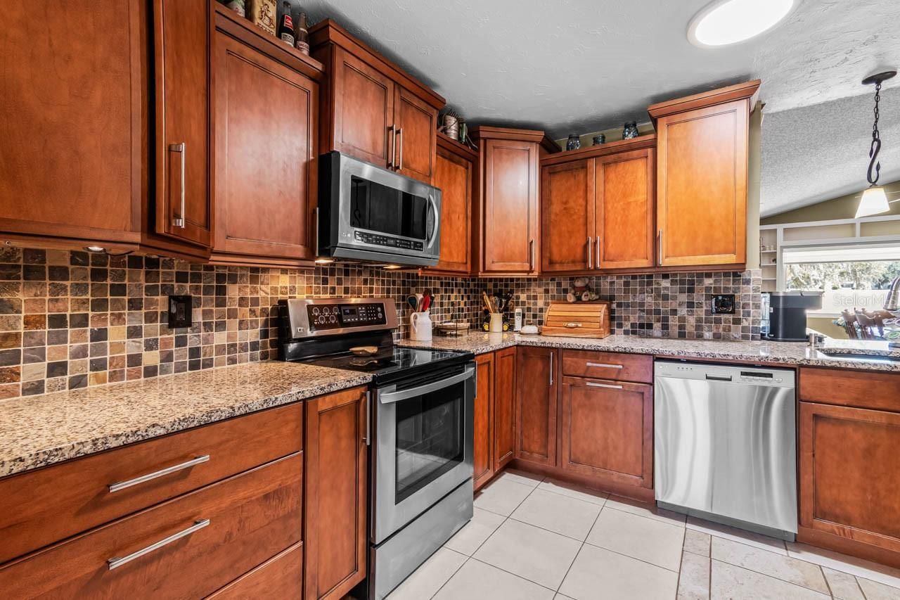 1917 E View Drive, Sun City Center, FL 33573 Photo