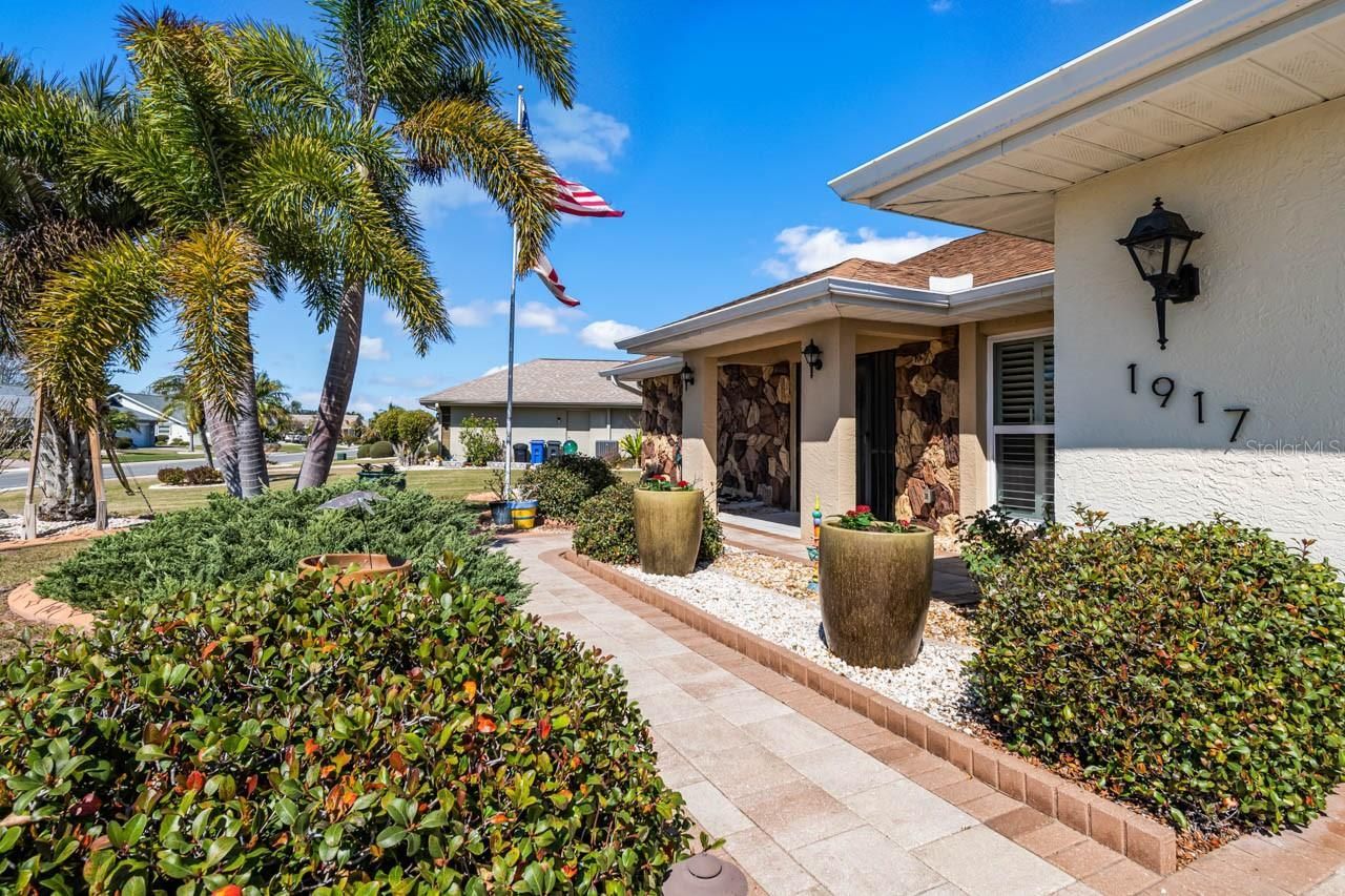 1917 E View Drive, Sun City Center, FL 33573 Photo