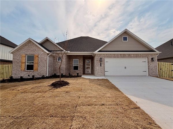 647 Primitivo Avenue , Tontitown, AR 72762