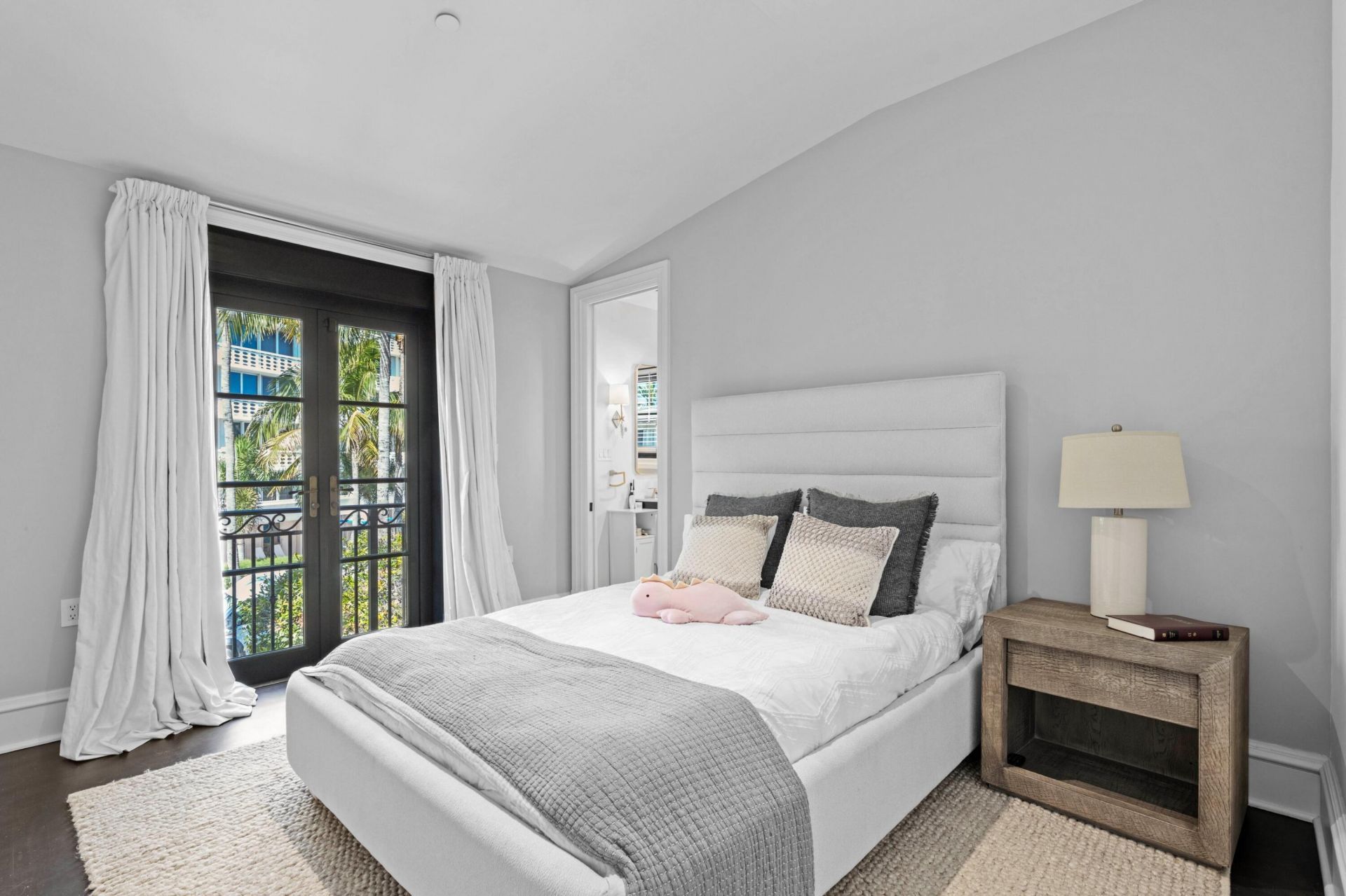 160 Sunset Avenue, Palm Beach, FL 33480 Photo