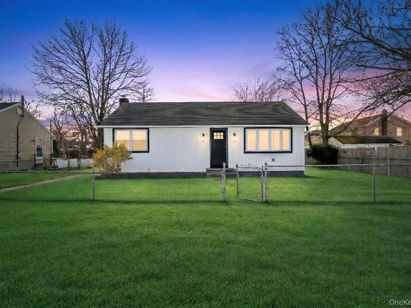 33 Silverpine Drive , Amityville, NY 11701