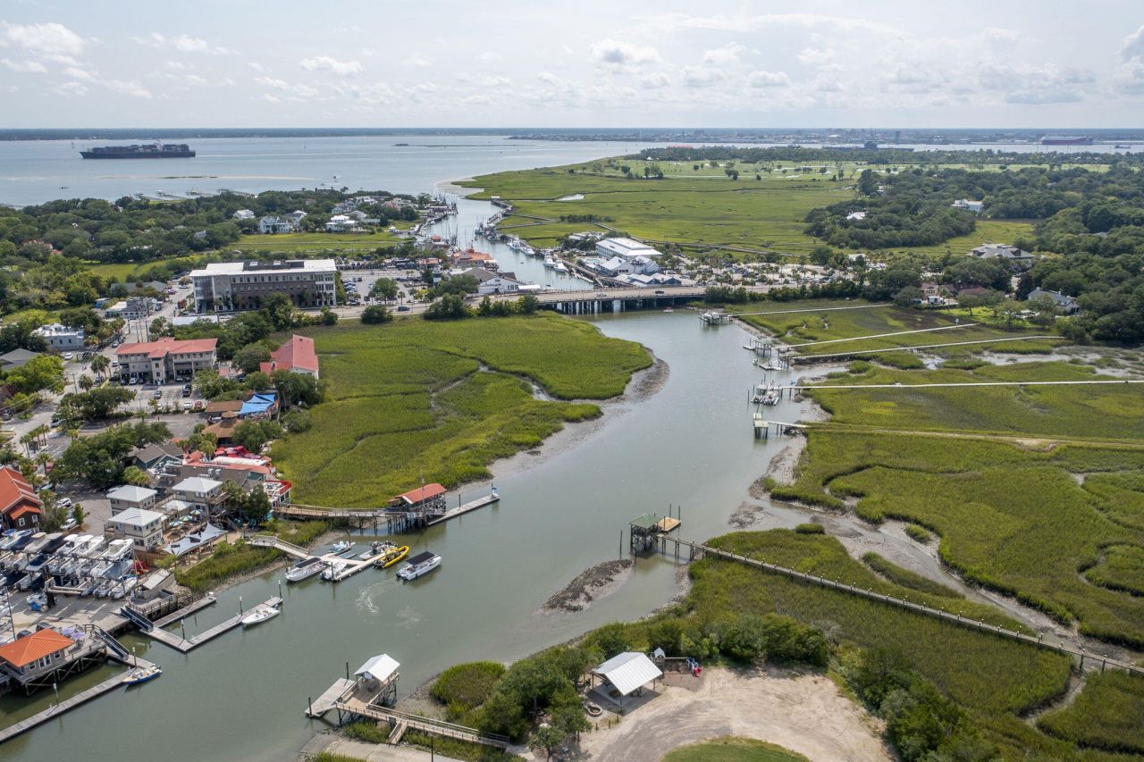 1042 Chambers Lane Photo 13