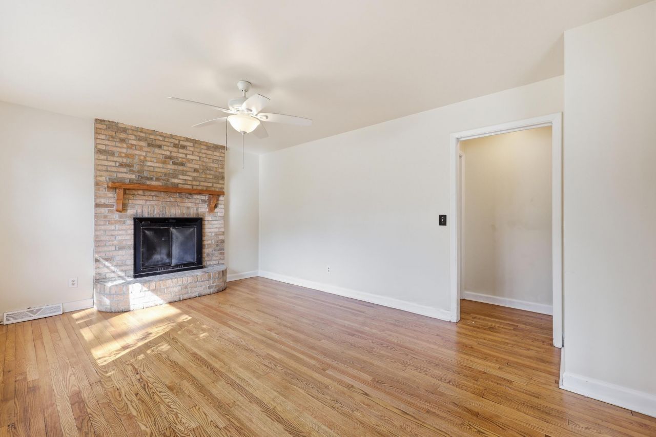 4126 Oakridge Drive Photo 10