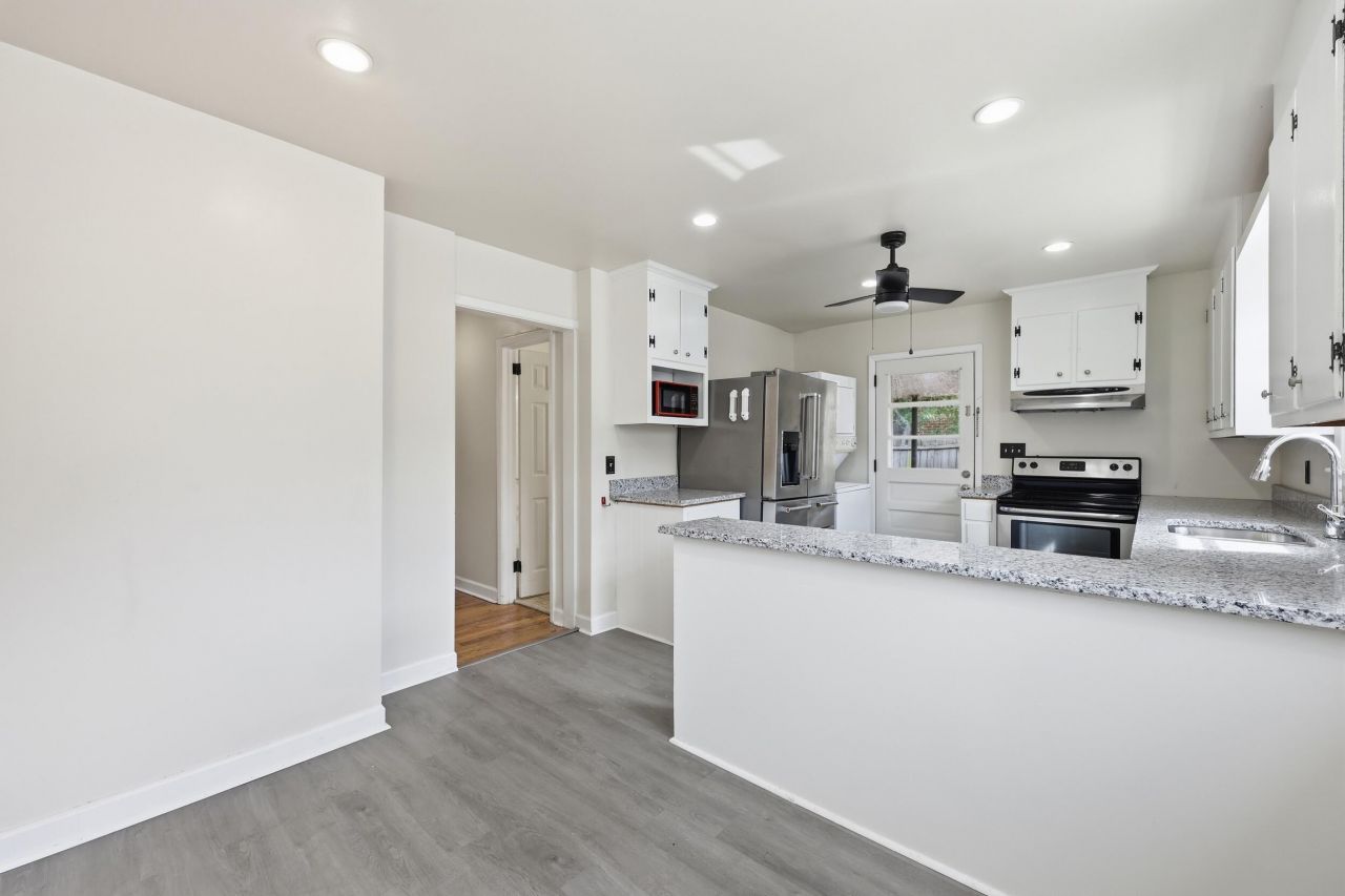 4126 Oakridge Drive Photo 12