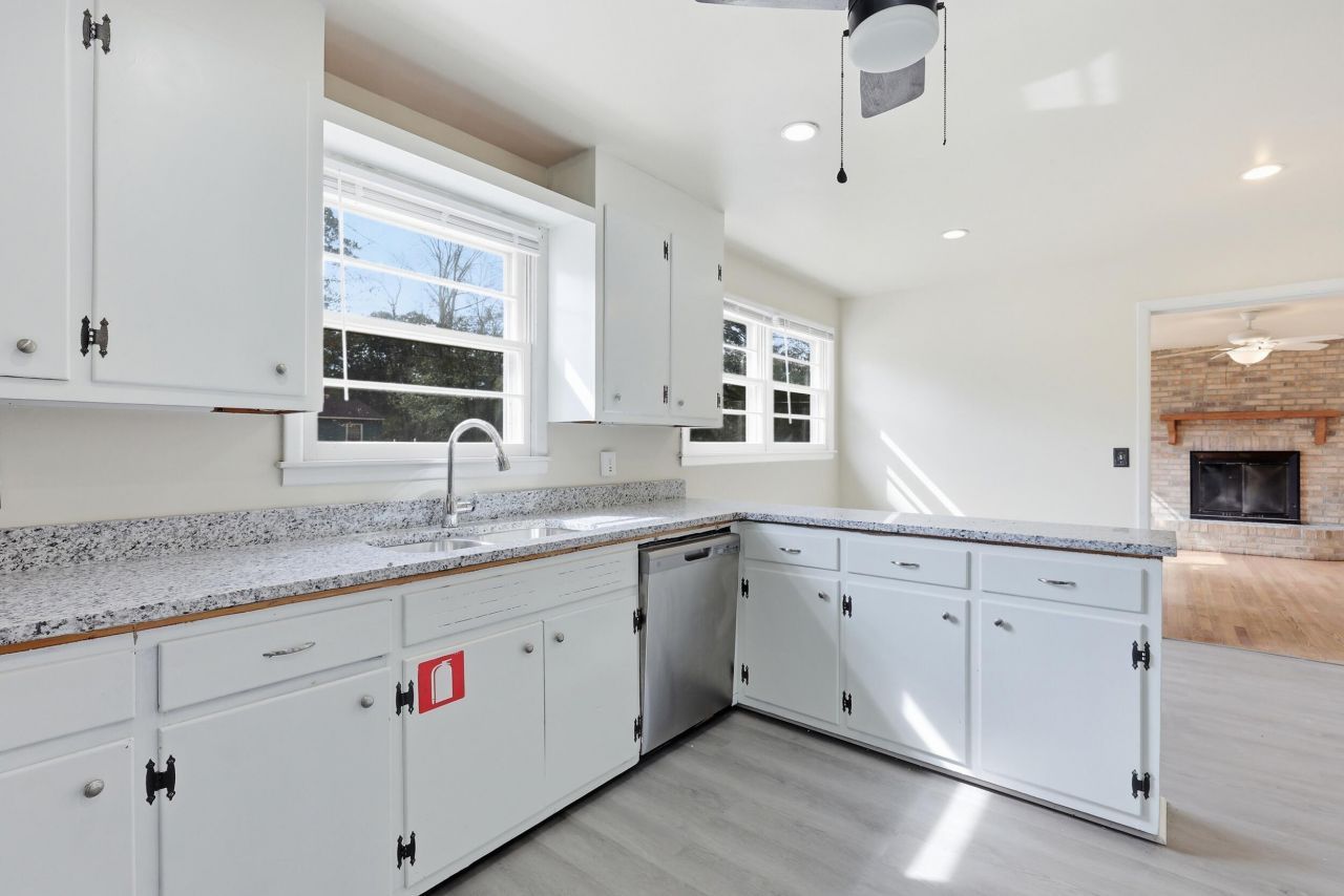 4126 Oakridge Drive Photo 13