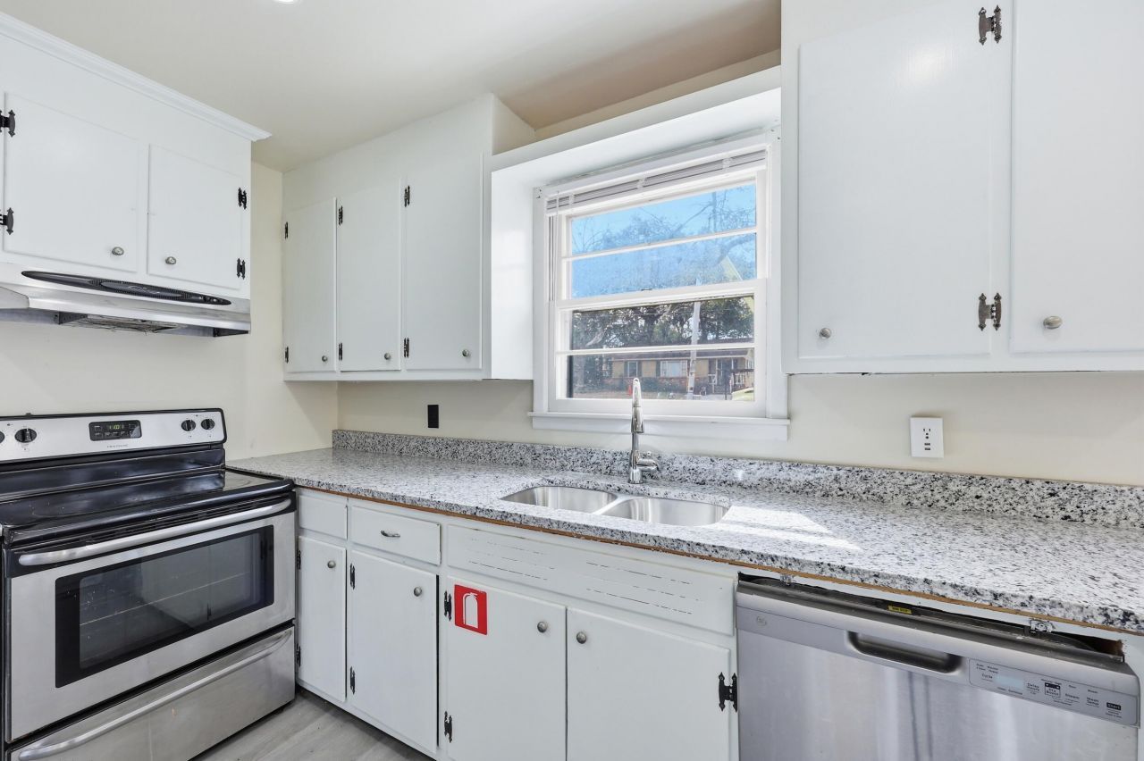 4126 Oakridge Drive Photo 15