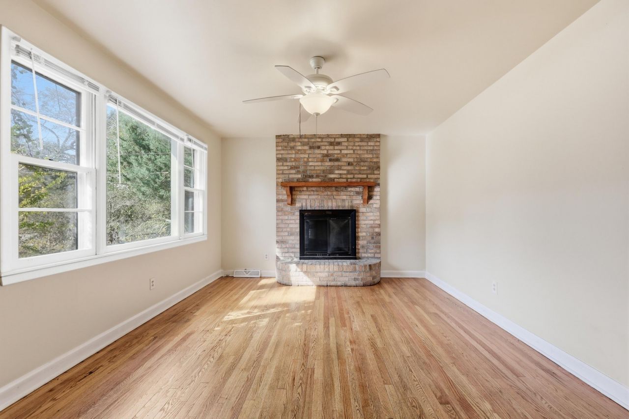 4126 Oakridge Drive Photo 6