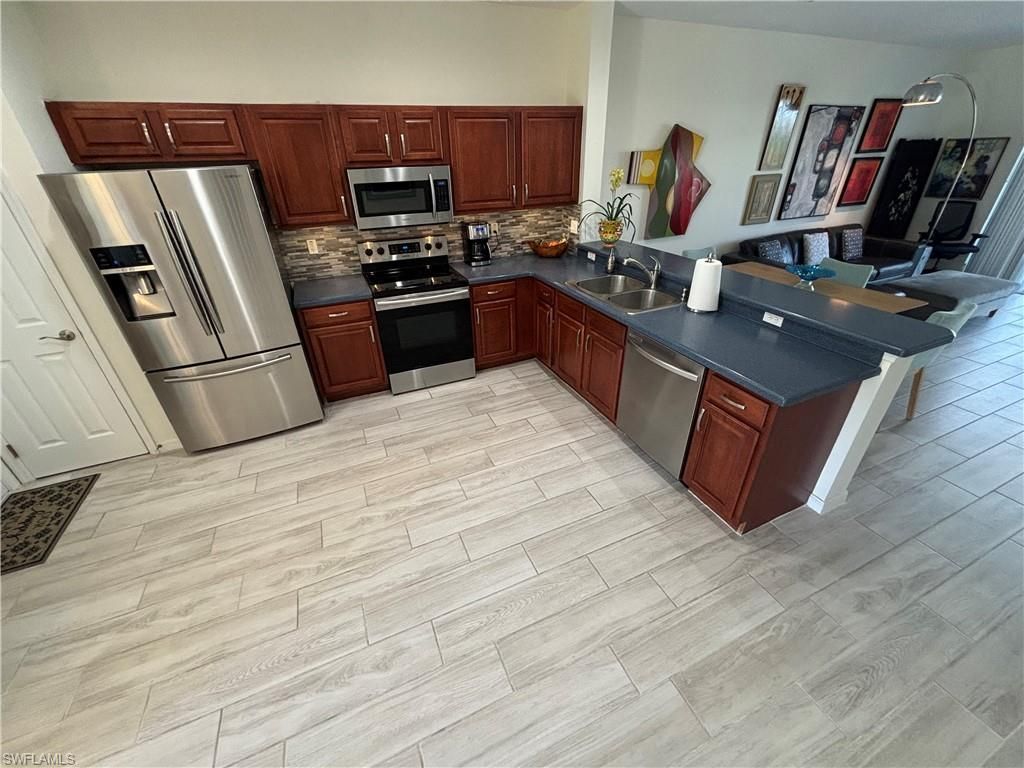8451 Village Edge Cir, Unit 3, Fort Myers, FL 33919 Photo