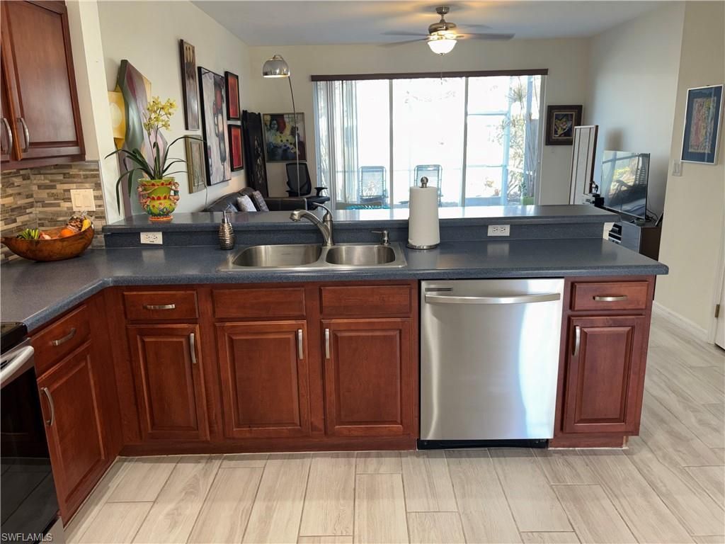 8451 Village Edge Cir, Unit 3, Fort Myers, FL 33919 Photo