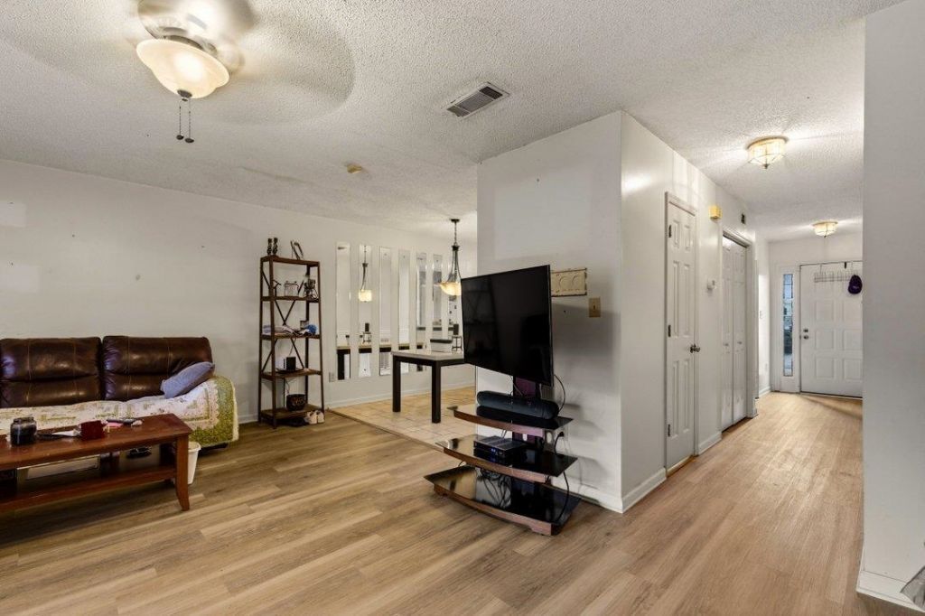 775 Plantation Dr.  Photo 11