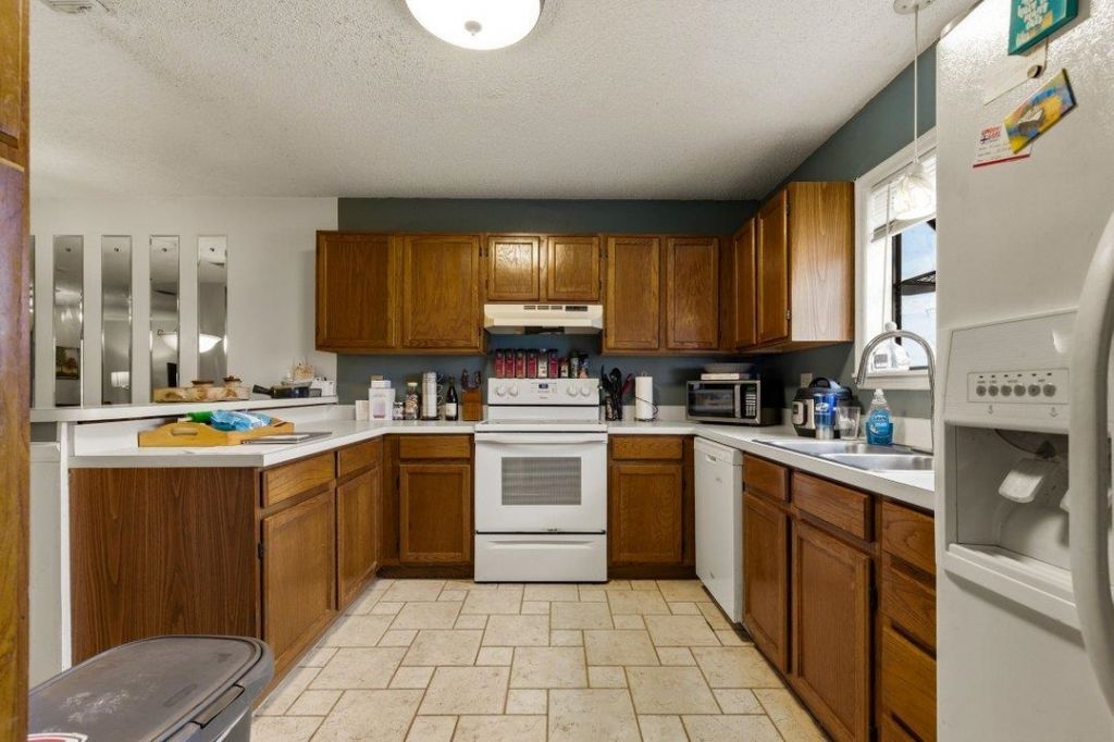 775 Plantation Dr.  Photo 4