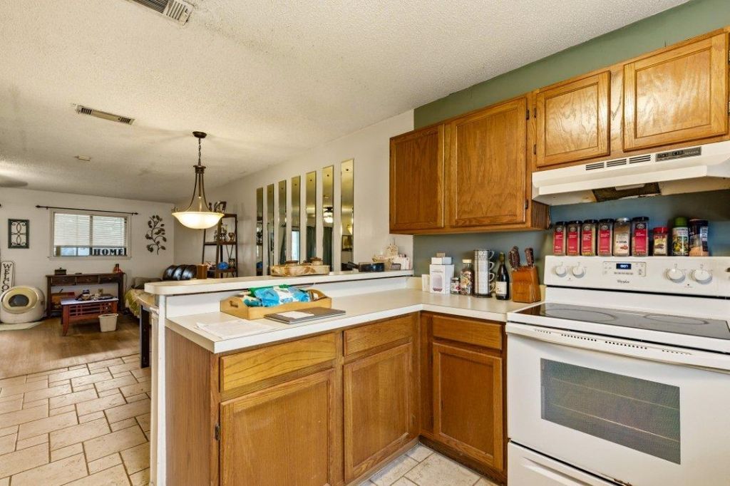 775 Plantation Dr.  Photo 6