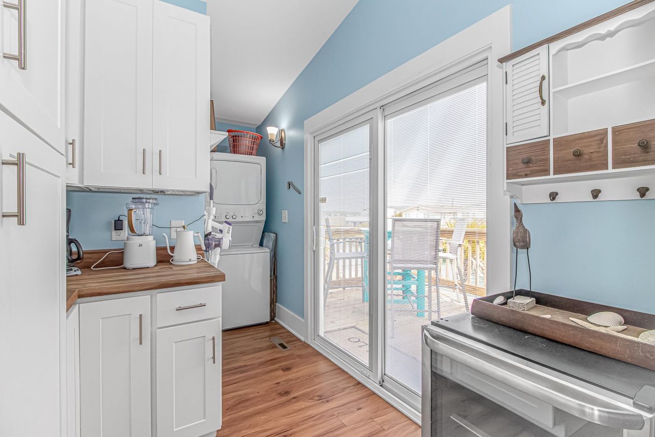 304 42nd Ave. N  Photo 16