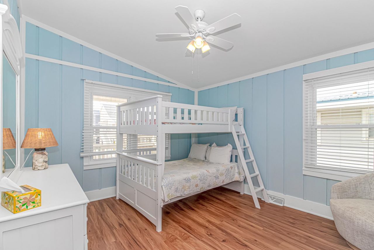 304 42nd Ave. N  Photo 17