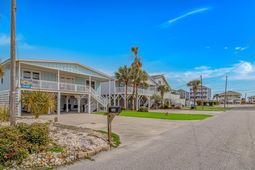 304 42nd Ave. N  photo 4