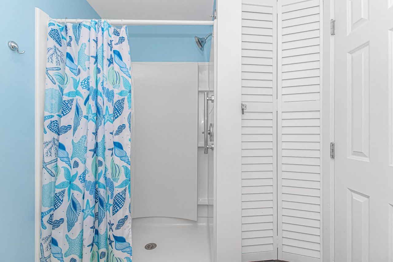 304 42nd Ave. N  Photo 26