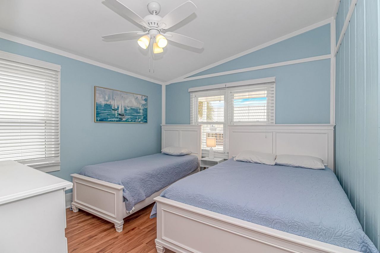 304 42nd Ave. N  Photo 27