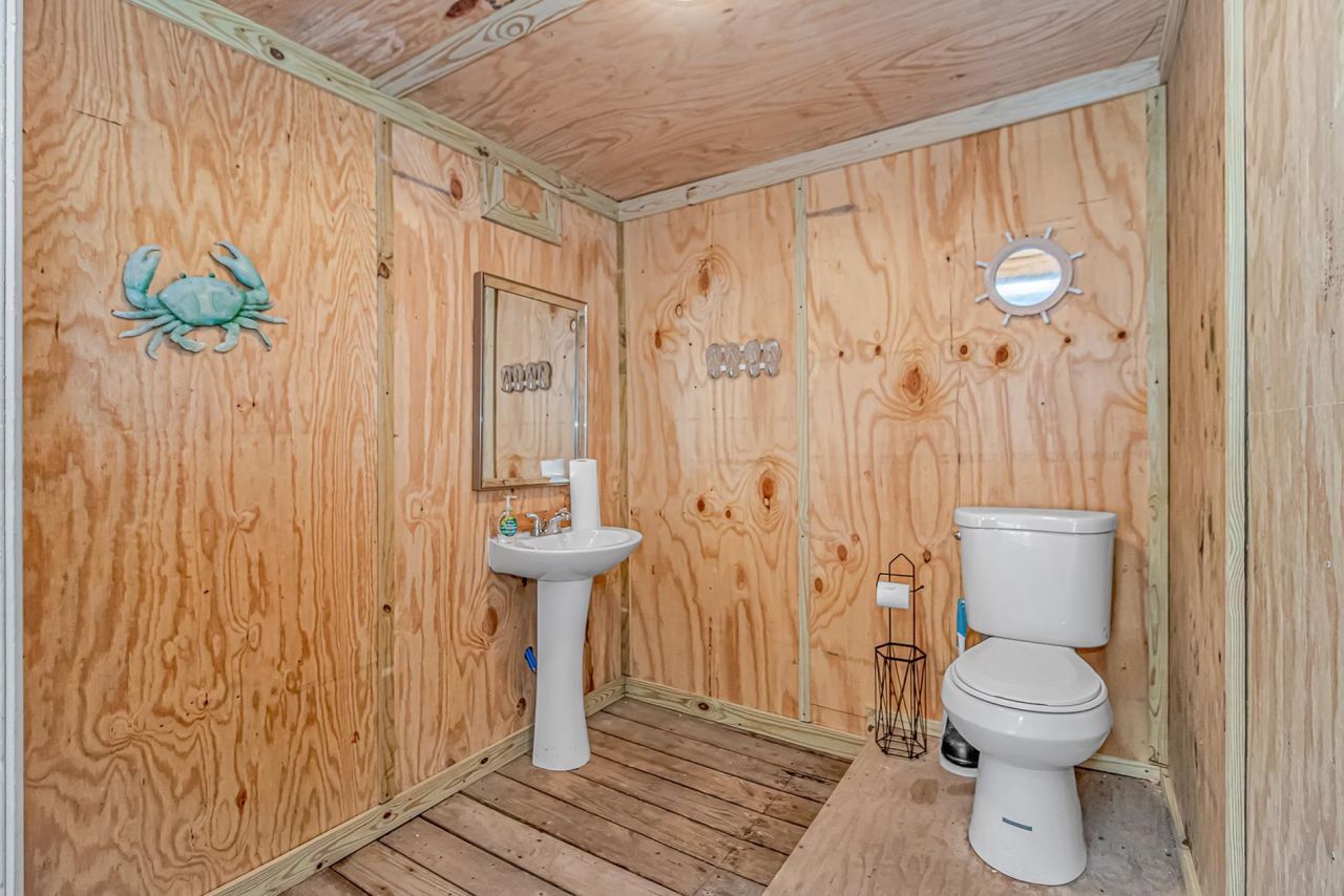 304 42nd Ave. N  Photo 38