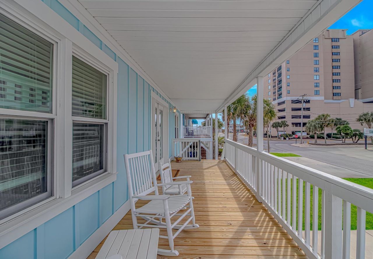 304 42nd Ave. N  Photo 6