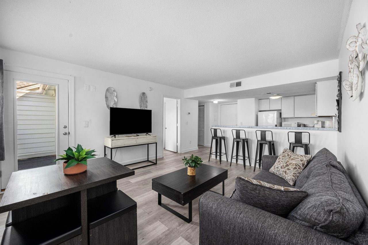 5905 S Kings Hwy.  Photo 7