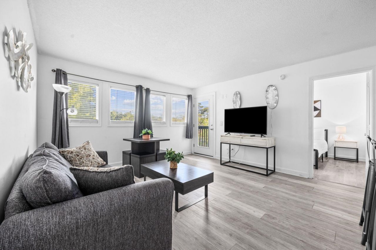 5905 S Kings Hwy.  Photo 8