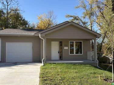 2230 N 39th Street, Omaha, NE 68111
