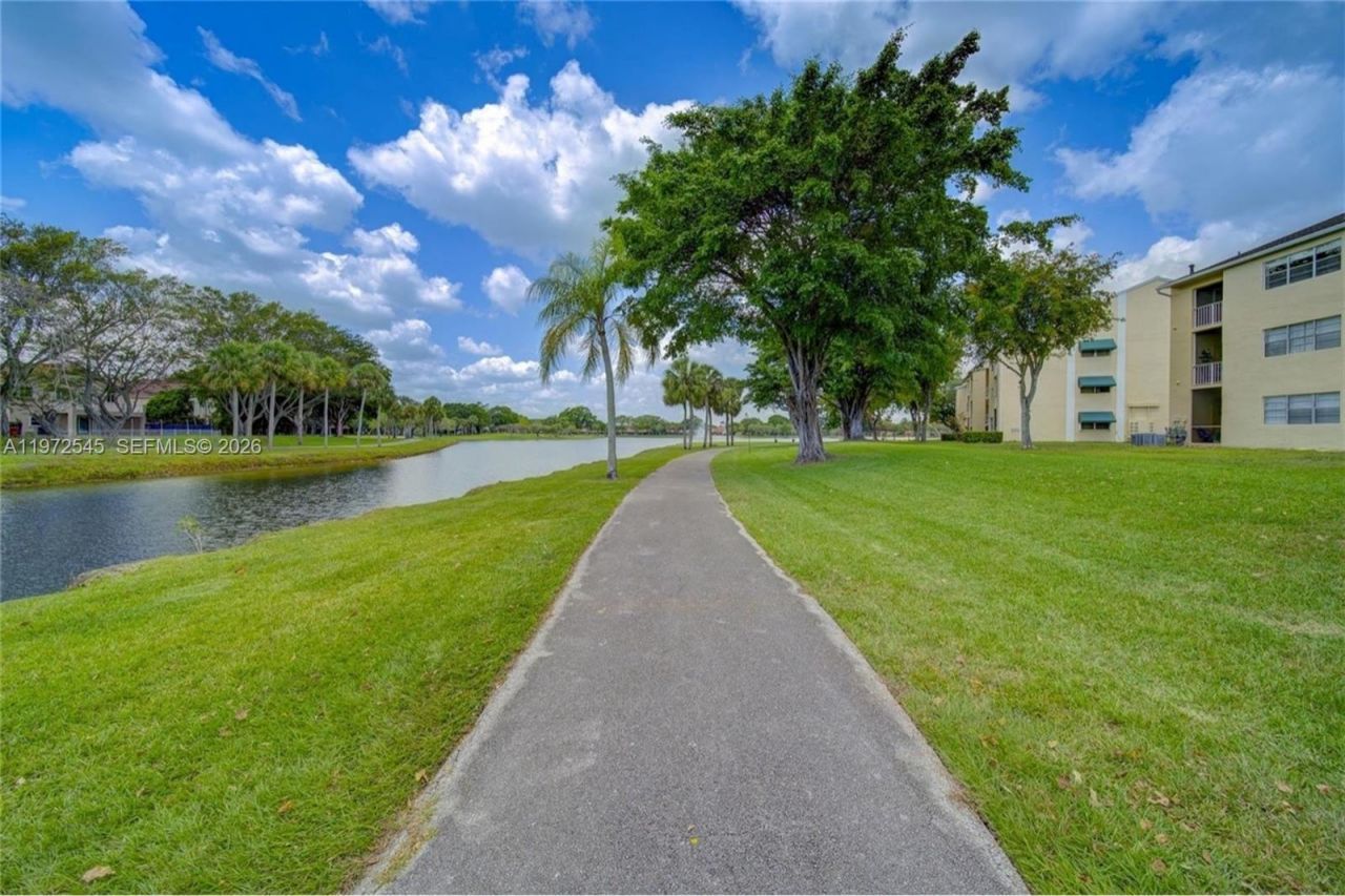 15285 SW 107th Ln , Unit 201, Miami, FL 33196 Photo
