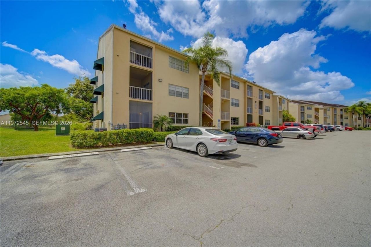 15285 SW 107th Ln , Unit 201, Miami, FL 33196 Photo