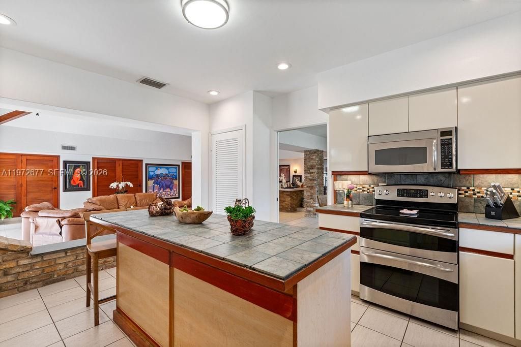 13780 SW 73rd Ct, Palmetto Bay, FL 33158 Photo