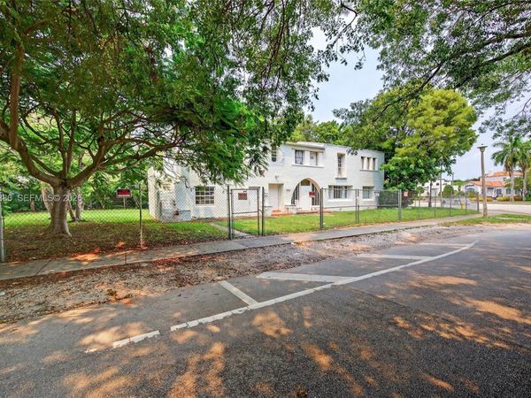 5800 Biscayne Blvd, Miami, FL 33137