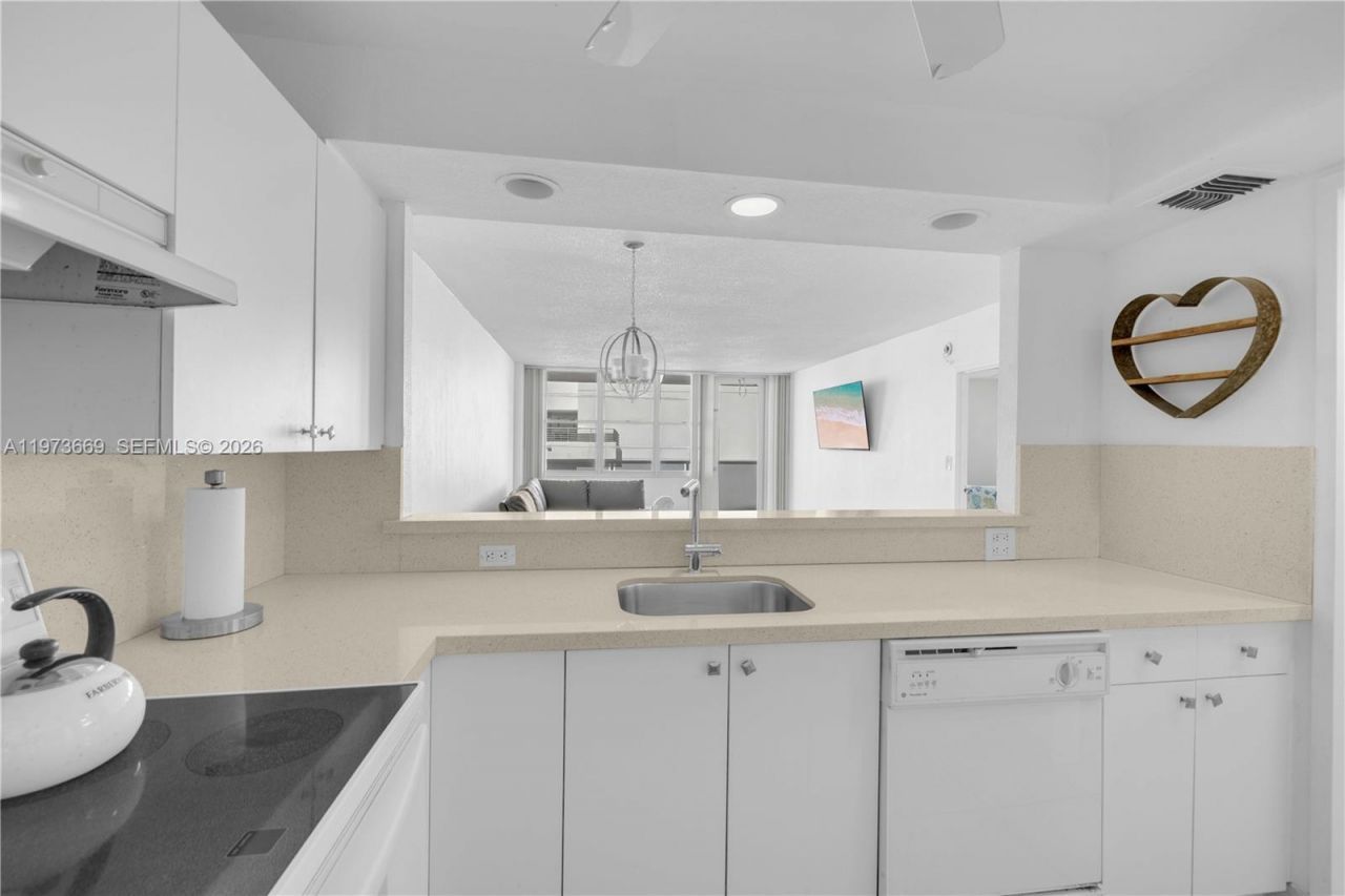 3725 S Ocean Dr , Unit 905, Hollywood, FL 33019 Photo