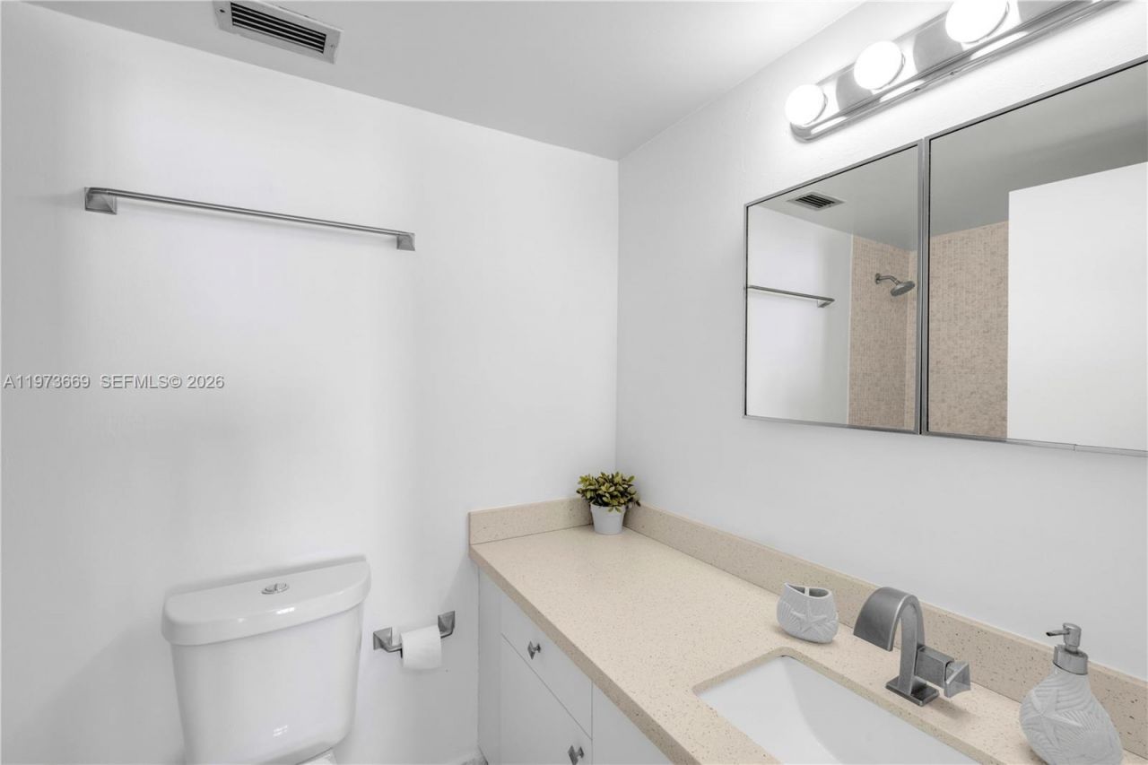 3725 S Ocean Dr , Unit 905, Hollywood, FL 33019 Photo