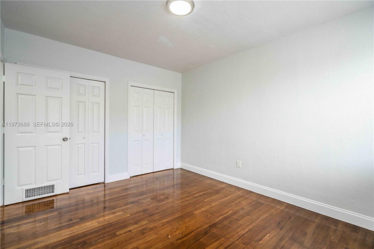 75 S Shore Dr , Unit 3B, Miami Beach, FL 33141 Photo