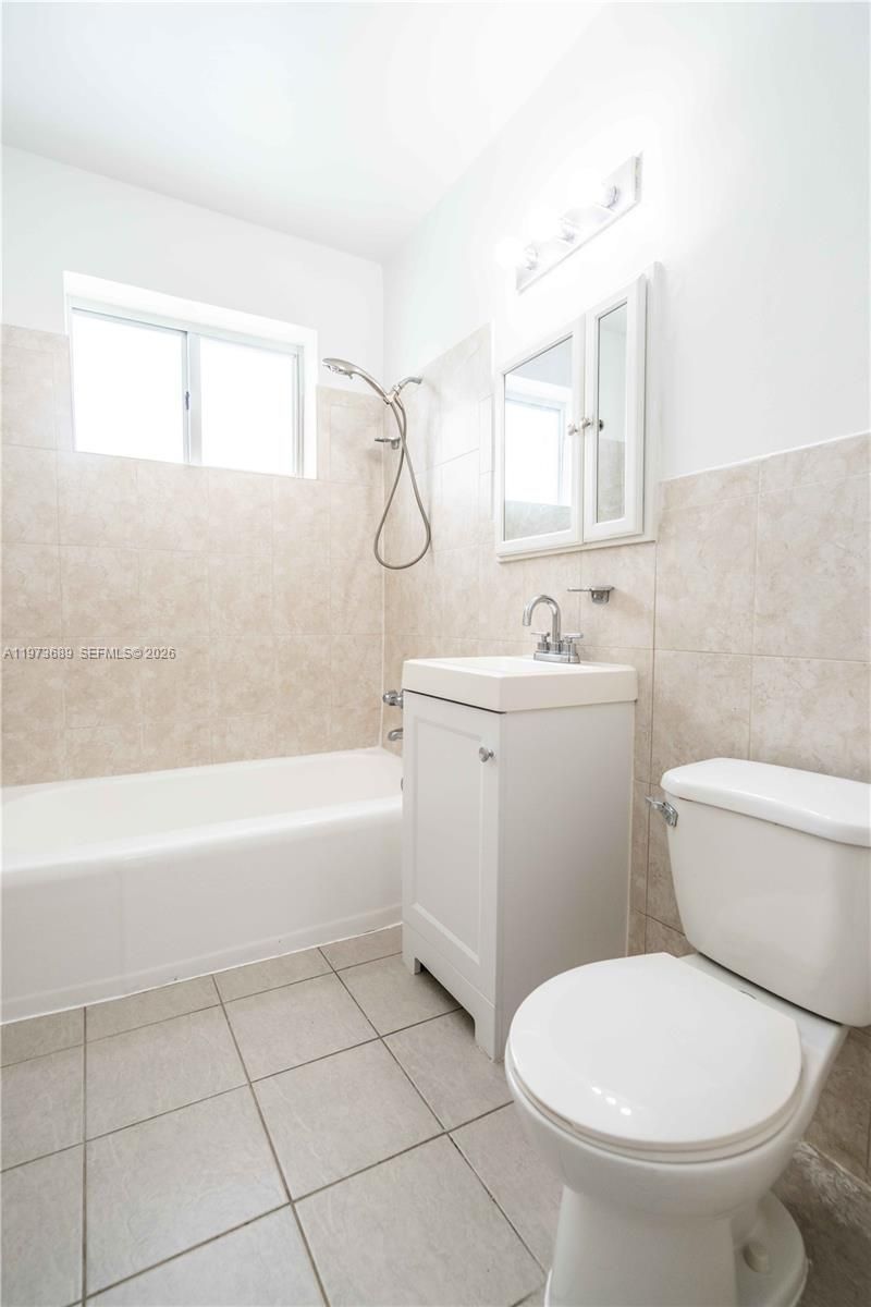 75 S Shore Dr , Unit 3B, Miami Beach, FL 33141 Photo