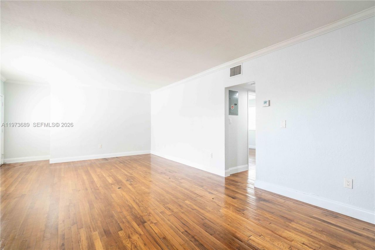 75 S Shore Dr , Unit 3B, Miami Beach, FL 33141 Photo